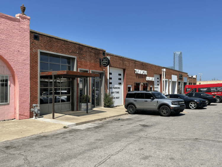 retail restaurant for sale Oklahoma City, Ok exterior photo4