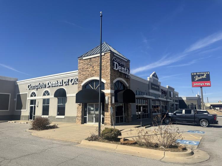 retail shopping center for sale south Oklahoma City, OK exterior photo