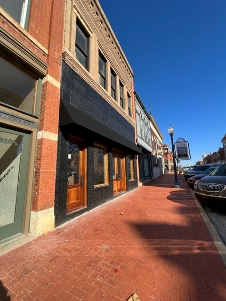 retail - office building for sale, Guthrie, OK exterior photo4