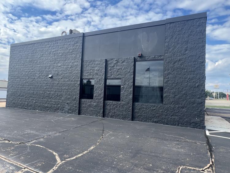 mixed use building for sale, Edmond, OK exterior photo
