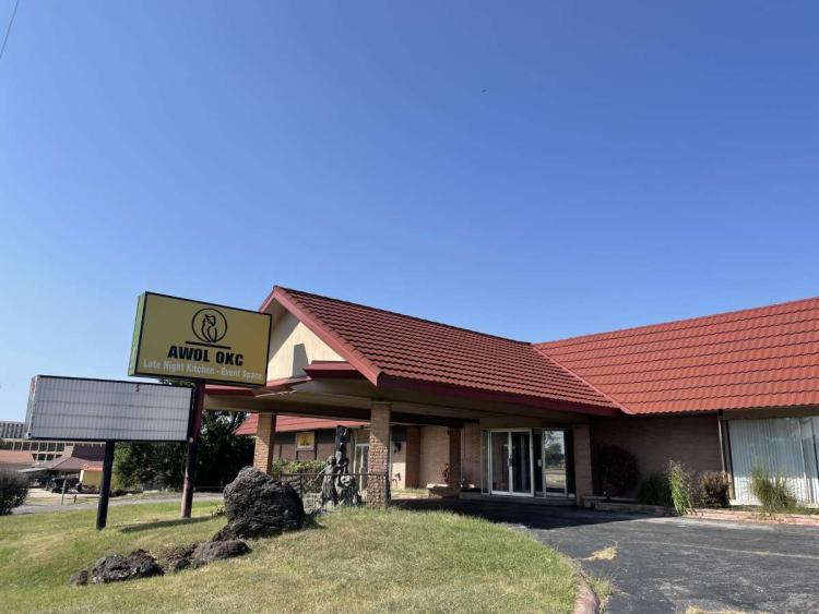 Restaurant Building for Sale N Lincoln Blvd, Oklahoma city, OK exterior front photo2