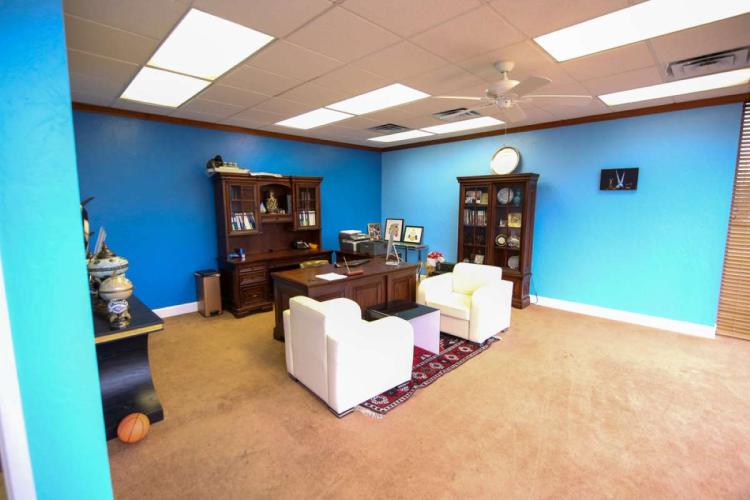 office building for Sale N Classen Blvd, Oklahoma City, Ok office photo