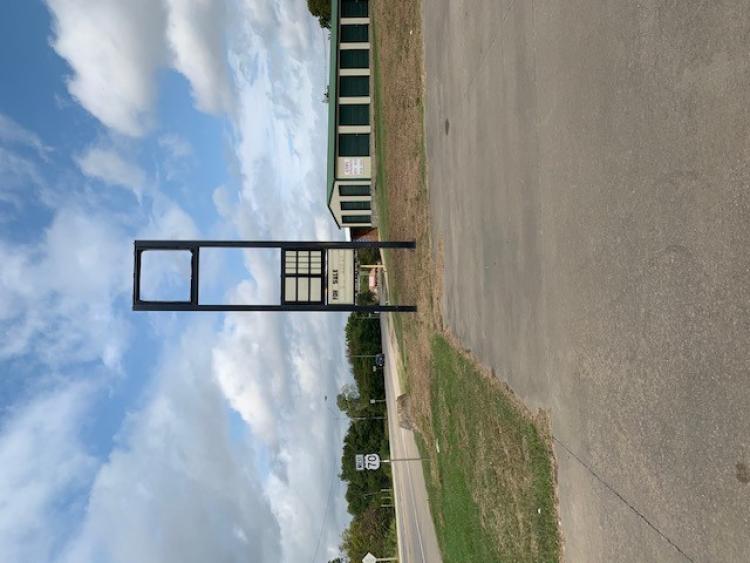 400 W Highway 70, Kingston, OK retail freestanding building for sale-exterior photo pylon