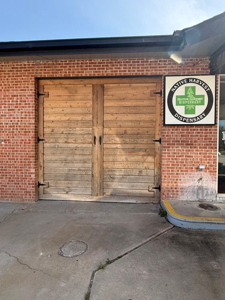 service station/retail building for sale Ada, OK exterior photo