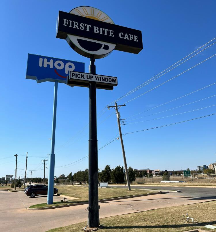 fast casual restaurant on Memorial Rd, Oklahoma City, OK pylon photo