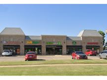 Retail strip center for lease Edmond, OK exterior photo